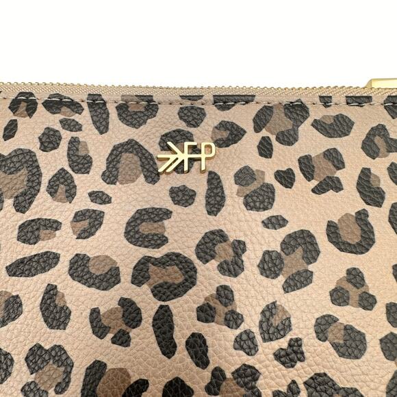 FRESHLY PICKED women's maternity Classic Zip Pouch - animal print - Picture 3 of 13